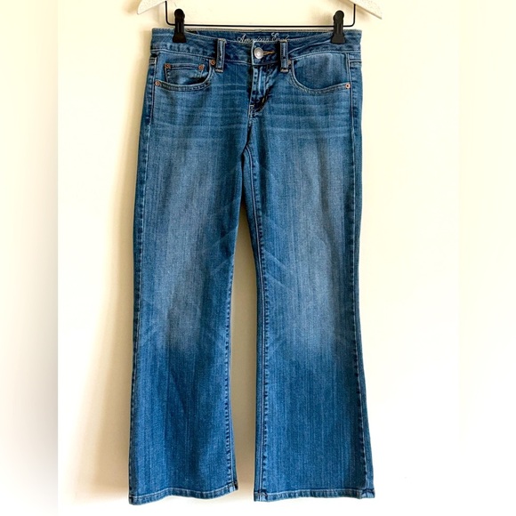 American Eagle Favorite Boyfriend Low Rise Jeans - Size 2 - Picture 1 of 9